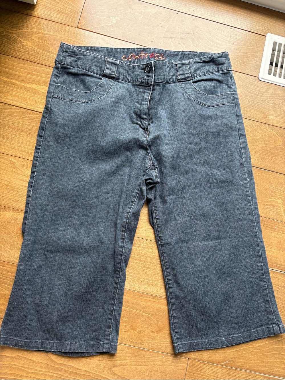 Contrast Jean capris